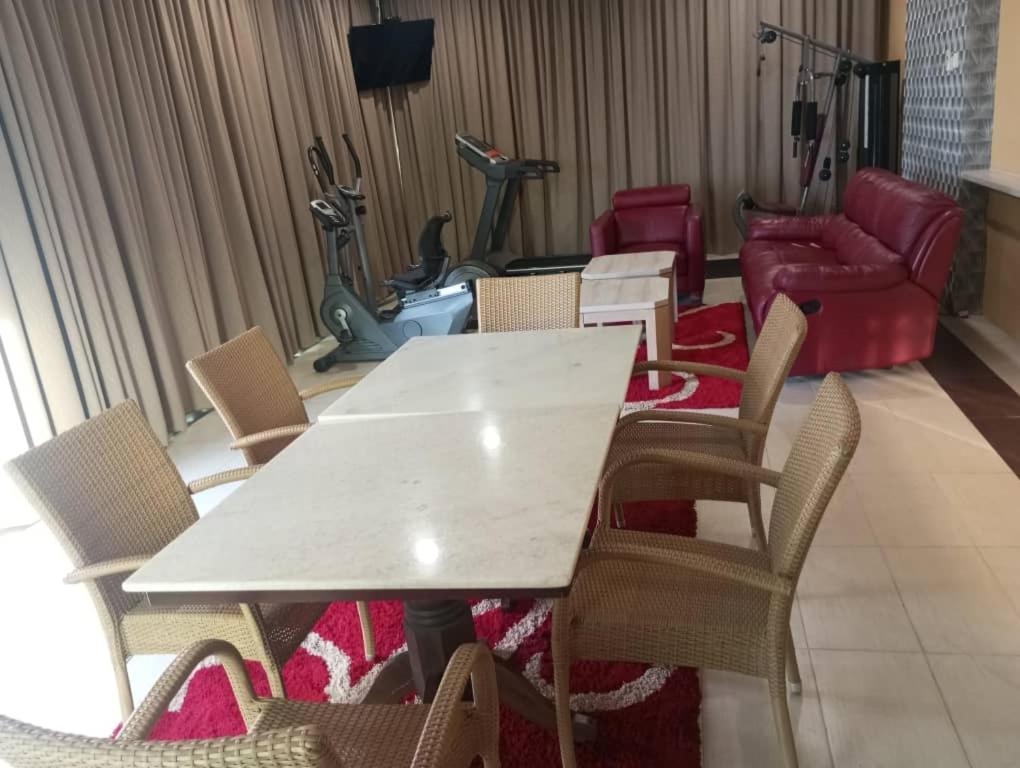 The Avenue M Hotel 3*