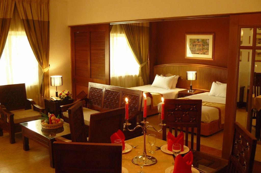 Hotel The Avenue M 3*